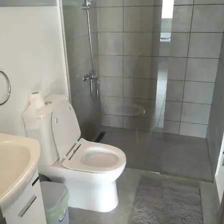 Modern Newly Furnished Apartment *