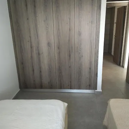 Modern Newly Furnished