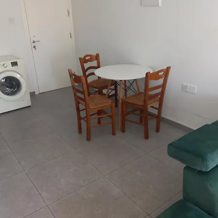 Apartment Modern Newly Furnished *