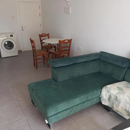 Modern Newly Furnished